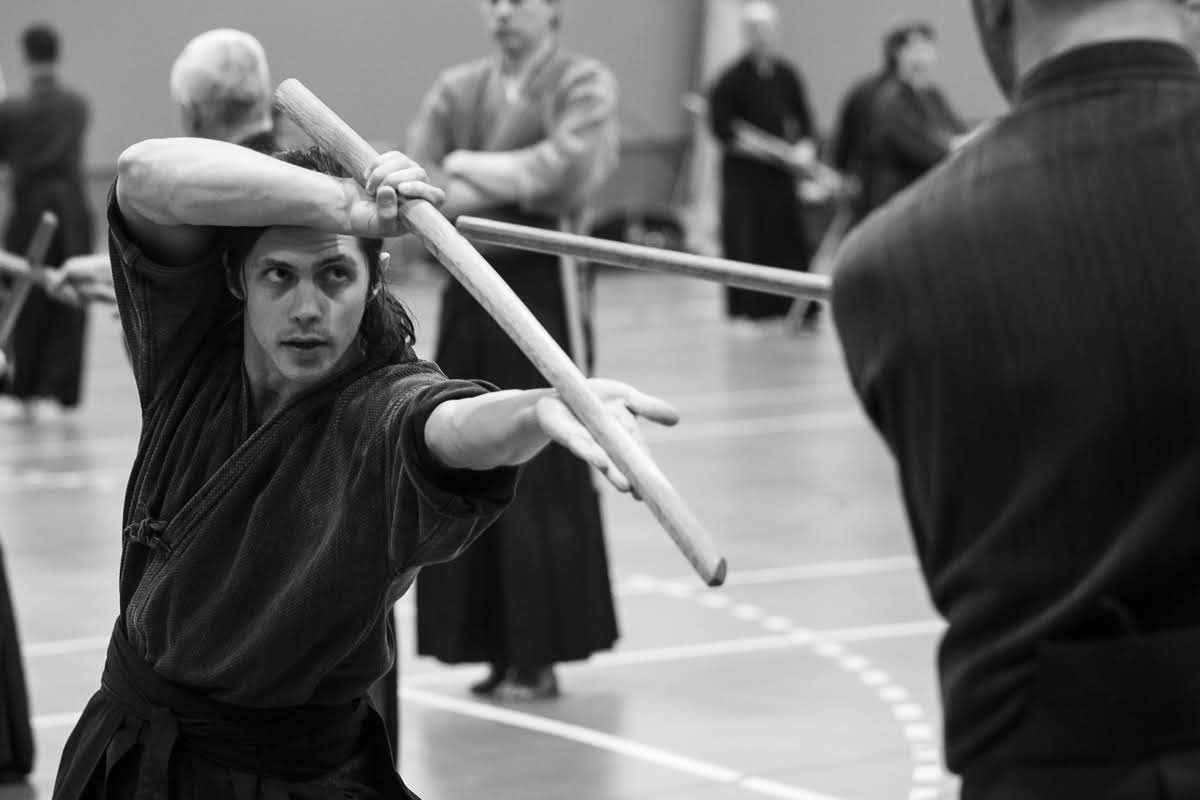 Barış Sensei Fransa seminerinde bokken ile eşli çalışma yapıyor